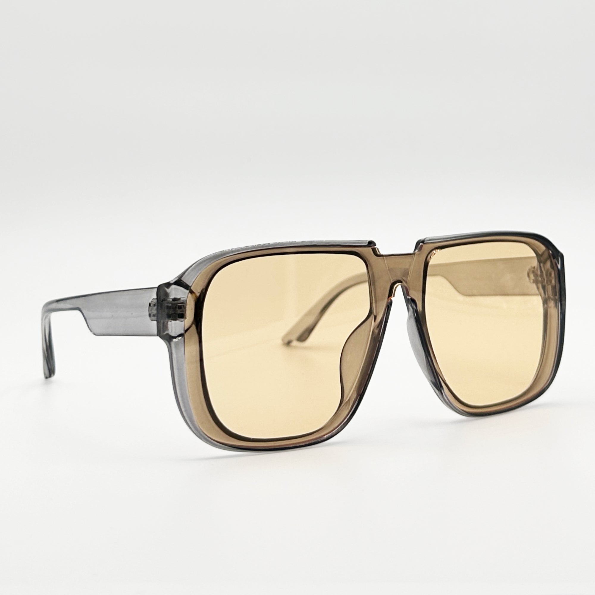 lunettes de soleil grises profil verres jaunes Osour La Velar