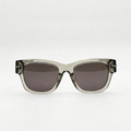 Lunettes de soleil rectangulaires papillon taupe translucide La Andrea vue de face