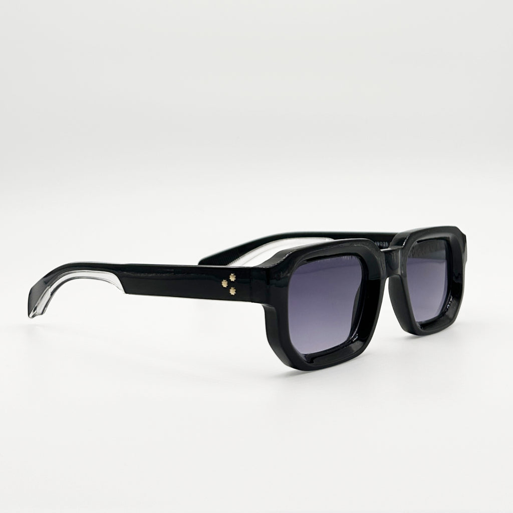 Lunettes de soleil rectangulaires noires La Ciro vue de profil avec verres mauves teintés