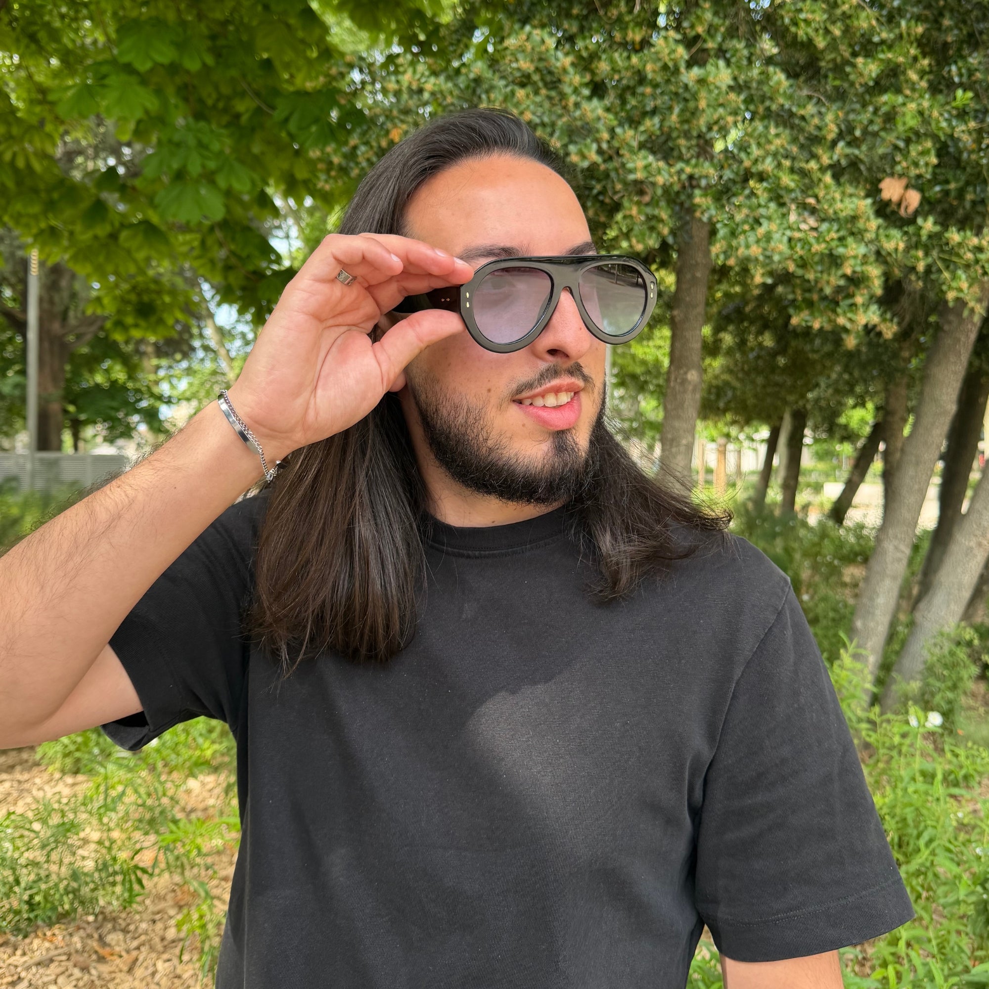 Lunettes de soleil aviateur bleu noire La Eclipse porté