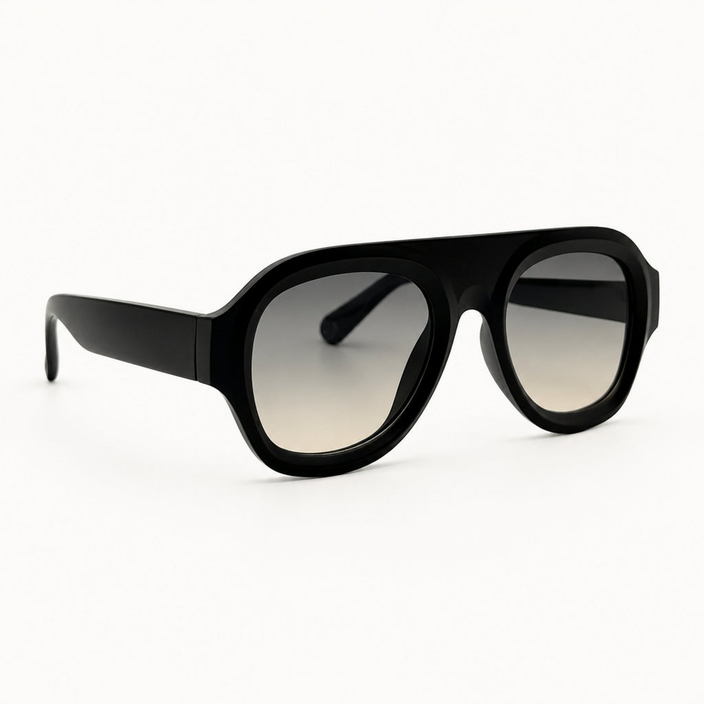 Lunettes de soleil aviateur noires La Montevia vue de profil avec verres gris fumé